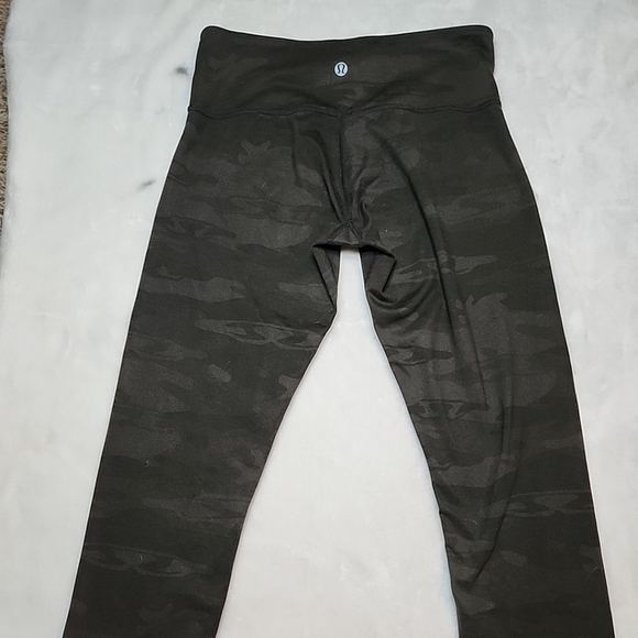 lululemon athletica Pants - LULULEMON WUNDER UNDER CROP SAVASANA CAMO Green  SOOT Green SIZE 6